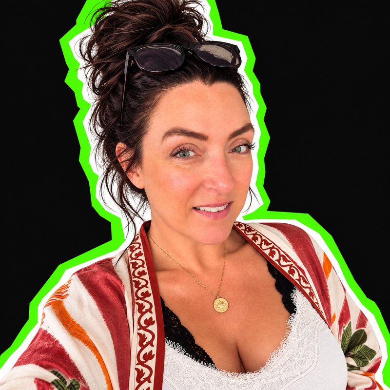 Sabrina Fischäß im gemusterten Kimono